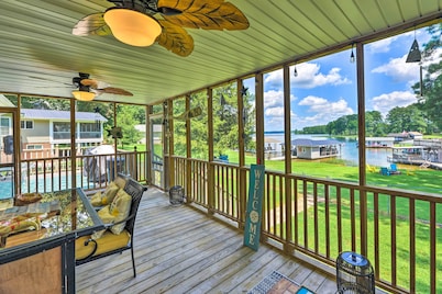 Beautiful Lakefront Retreat w/ Dock & Grill!