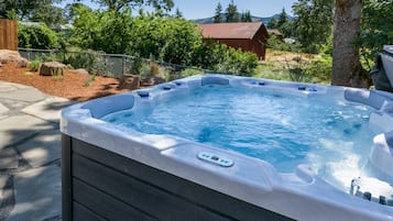 Bain à remous extérieur