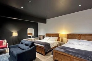 2 Schlafzimmer, Schreibtisch, Bügeleisen/Bügelbrett, kostenloses WLAN