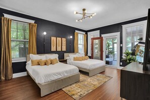 4 bedrooms, desk, iron/ironing board, WiFi