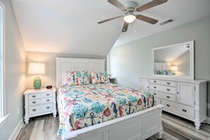 4 Schlafzimmer, Schreibtisch, Bügeleisen/Bügelbrett