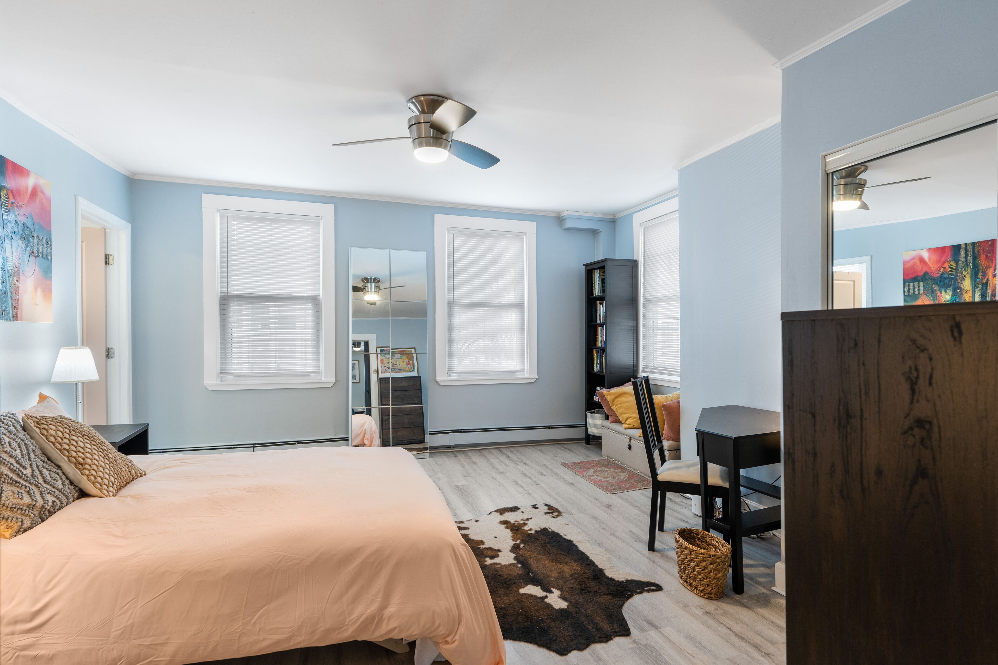 Charming Stay | Prime Location | Strong WiFi