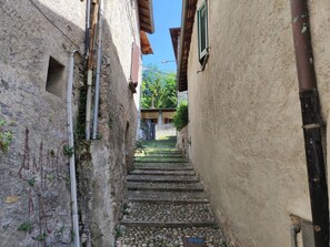 Property grounds - Beautiful private villa for 5 guests with WIFI, TV and terrace (Codogna-cardano)