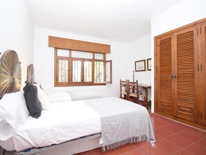 6 chambres, fer et planche à repasser, accès à Internet, literie fournie