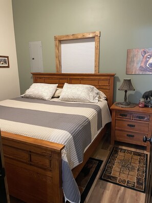 1 bedroom - Secluded getaway for 2 (Turners Station)