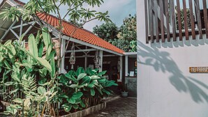 Exterior - Sultans Of Swell Uluwatu Bali - Hostel (Ungasan)
