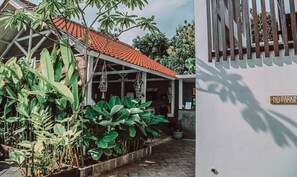 Exterior - Sultans Of Swell Uluwatu Bali - Hostel (Ungasan)