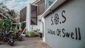 Exterior - Sultans Of Swell Uluwatu Bali - Hostel (Ungasan)