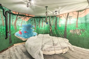 5 Schlafzimmer, Schreibtisch, Bügeleisen/Bügelbrett, Reisekinderbett