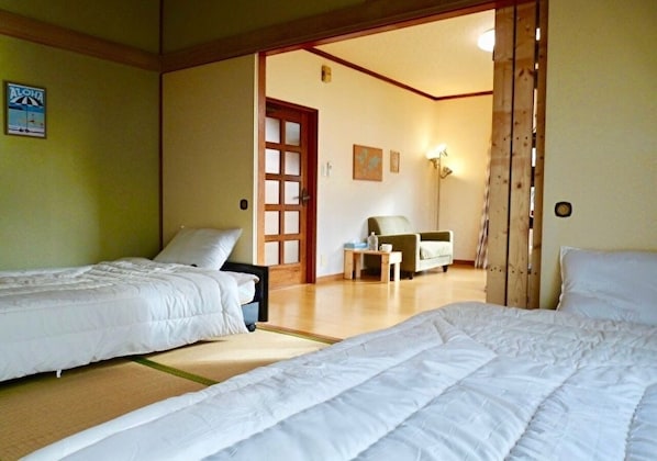 2 bedrooms, desk, iron/ironing board, free WiFi