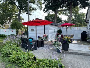 Terrace/patio - Harbor Home on Miner-An Adorable Lakeside Bungalow (Muskegon)