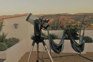 المنطقة المحيطة بالمنشأة