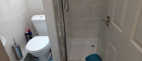 Shower, towels