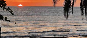 Cozy private Beachfront bungalow