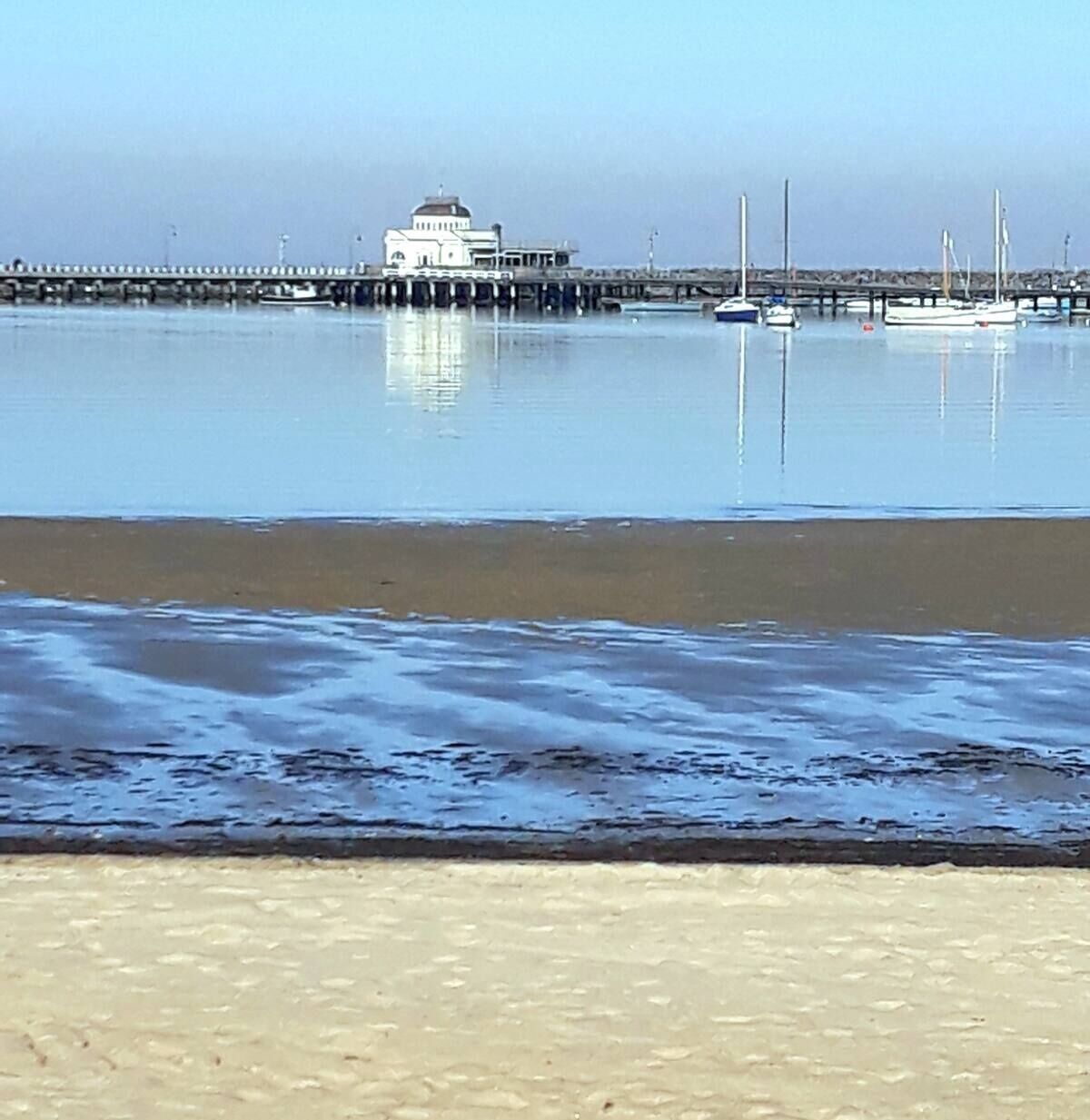 Comfortable, convenient - nearby beach, park, lake, 10 mins to City