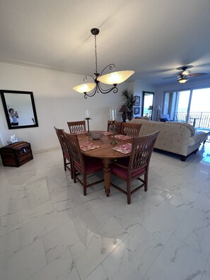 Dining - Oceanfront Tranquility in Surf Club, Intracoastal Access, pools, gym, hot tub (Palm Coast)
