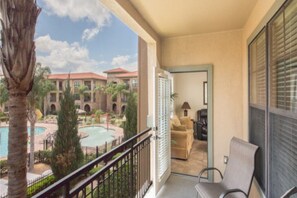 Property grounds - Cozy 3 Bedroom 3 Bathroom Condo in Bella Piazza (Davenport)
