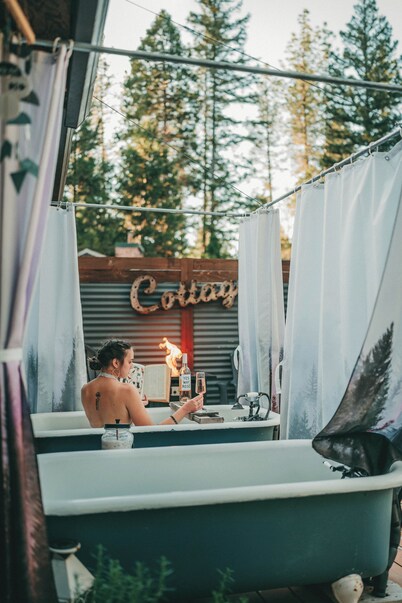 Forest Cottage with Hot Tub, Outdoor Baths & Alpacas