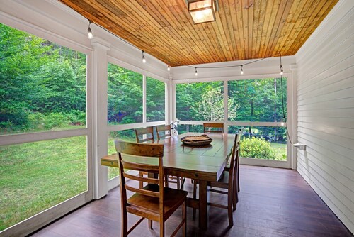 Farmhouse, Fireplace & Office - Wheelock Hideaway