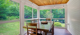 Farmhouse, Fireplace & Office - Wheelock Hideaway