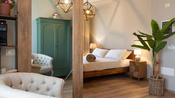 Classic Double Room | Minibar, in-room safe, iron/ironing board, free WiFi