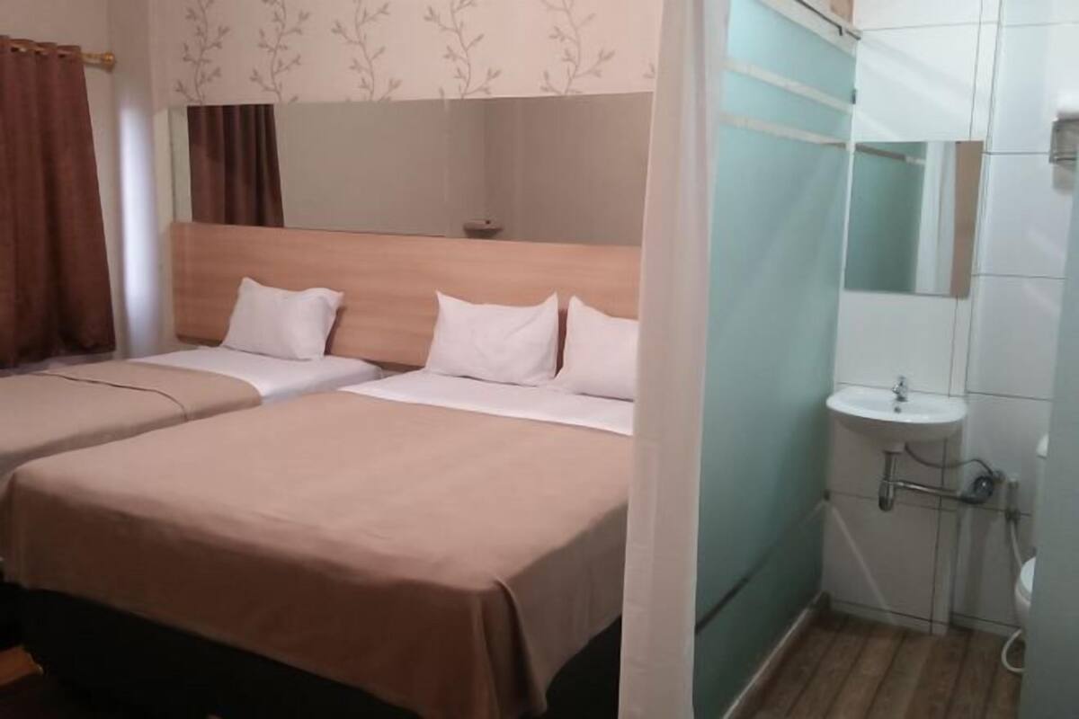 3 Schlafzimmer, hochwertige Bettwaren, Daunenbettdecken