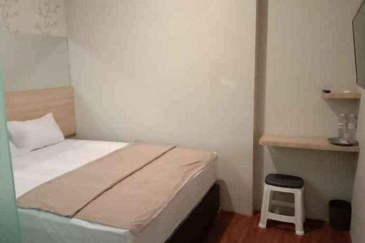 3 Schlafzimmer, hochwertige Bettwaren, Daunenbettdecken