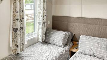 2 bedrooms