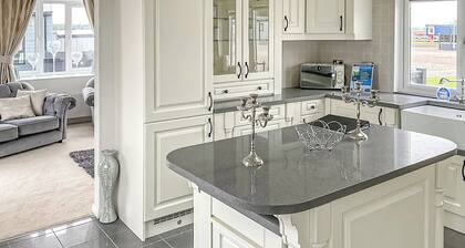 2 bedroom accommodation in Laurenkirk