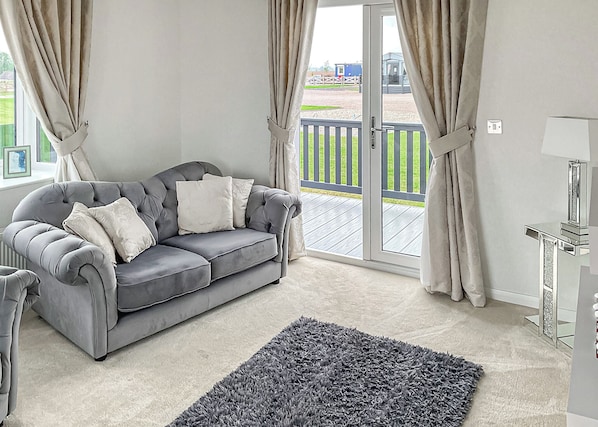 Unclassified image, 1 of 10, button