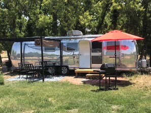 Exterior - Gila Vintage Airstream RV- pet friendly (Gila)