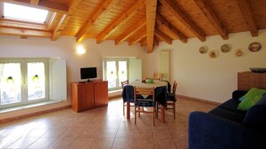 Interior - Casa Panorama Nove: A bright and cheerful apartment situated at a short distance from the shores of Lake Como, with Free WI-FI. (Mezzegra)