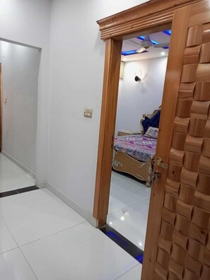 1 bedroom, free WiFi - Al Rehman Palace 1 (Lahore)