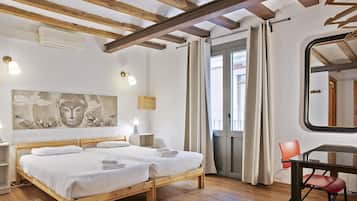 4 sovrum, strykjÀrn/strykbrÀda, internet och sÀngklÀder