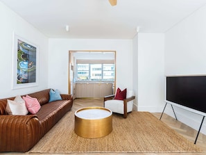Smart TV, offices - Boulevard 88 - Five (Sydney)