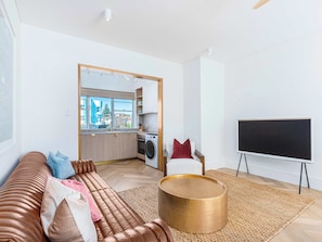 Smart TV, offices - Boulevard 88 - Five (Sydney)