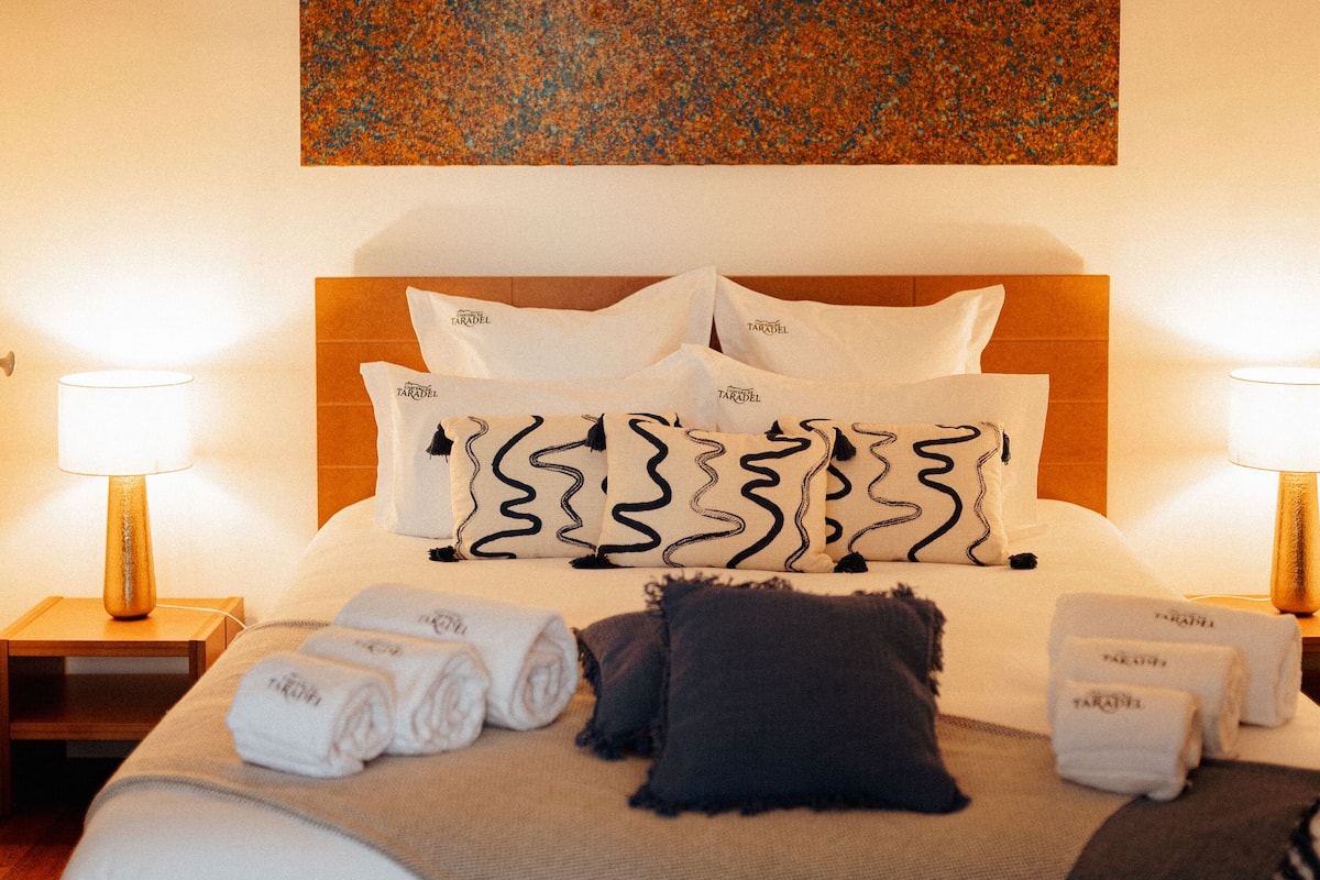 Deluxe Double Room | Cadar kapas Mesir, peralatan tempat tidur premium, gebar bulu kapas
