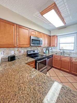 Fridge, microwave, oven, stovetop - Seaside Orange Beach, Indoor Pool, Tennis Courts! (Orange Beach)