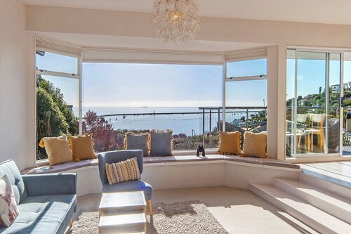 Lighthouse Vista - All-day Sun & Exceptional Sea Views!