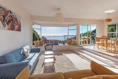 Lighthouse Vista - All-day Sun & Exceptional Sea Views!
