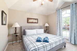 5 bedrooms, desk, iron/ironing board, free WiFi