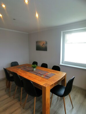 Dining - Geräumiges Ferienhaus mit Panoramablick zum Brocken (Stiege)