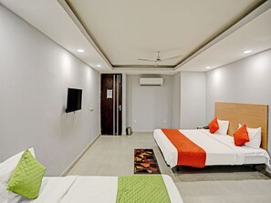 Egyptian cotton sheets, premium bedding, Select Comfort beds, free WiFi