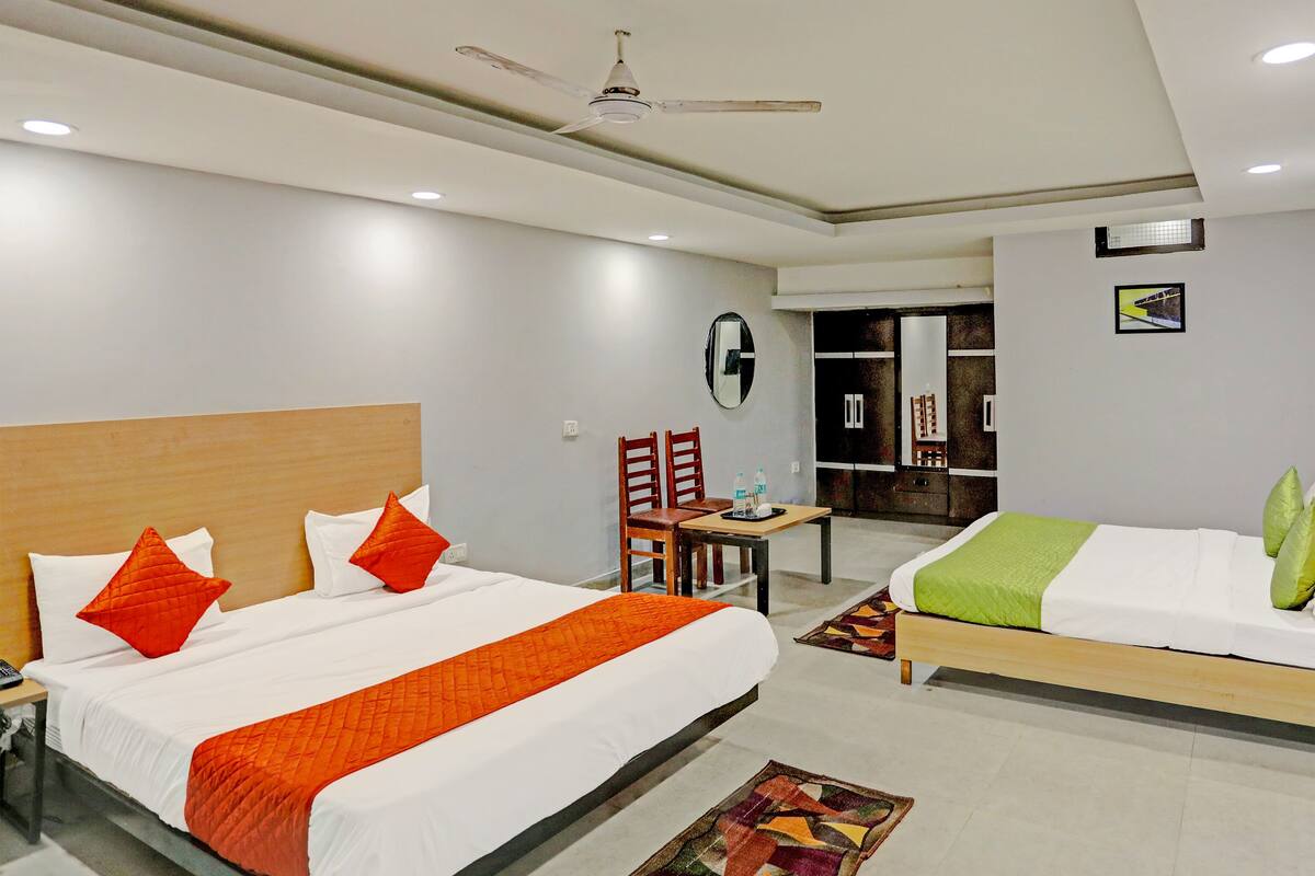 Egyptian cotton sheets, premium bedding, Select Comfort beds, free WiFi
