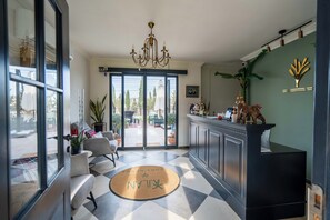 Reception - Ajlan Nonna (Ayvalik)