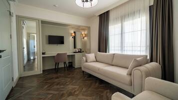 Standard Suite | Living area