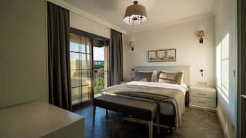 Standard Suite | In-room safe, desk, laptop workspace