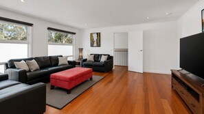 Smart TV, DVD player, books, stereo