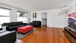 Smart TV, DVD player, books, stereo