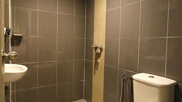 Standard Room, 2 Bedrooms | Bathroom | Shower, free toiletries, hair dryer, bidet